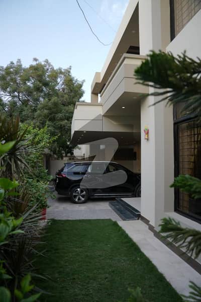 400 Sq. Yd Ultra Luxurious Bungalow For Sale In Gulistan-E- Jauhar