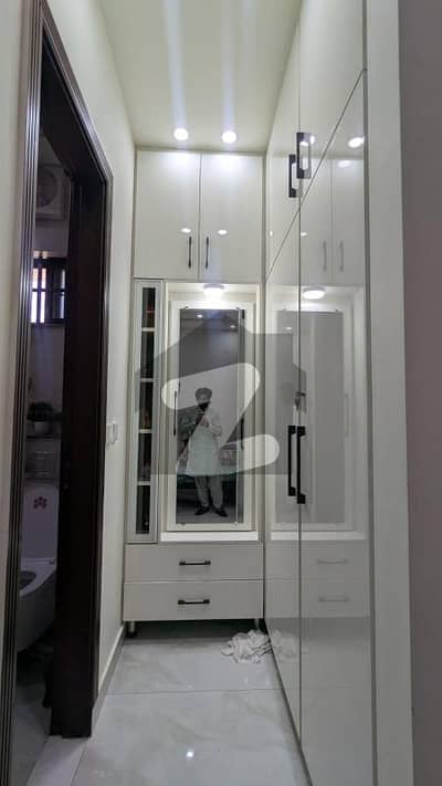 ONLY 1 MONTH USED ALMOST BRAND NEW 8 MARLA HOUSE IN REASONABLE PRICE