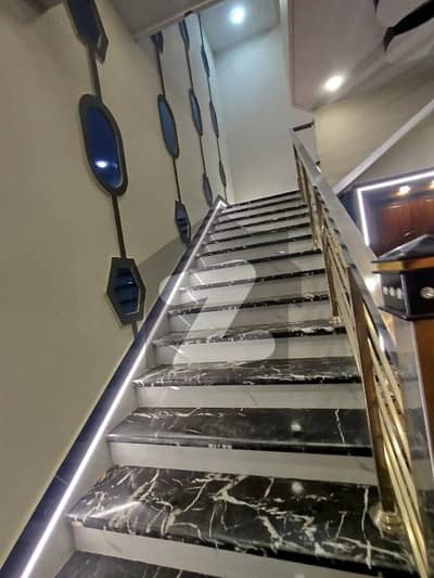 کیپٹل کوآپریٹو ہاؤسنگ سوسائٹی سکیم 33 - سیکٹر 35-اے,سکیم 33,کراچی میں 3 کمروں کا 10 مرلہ مکان 1.04 کروڑ میں کرایہ پر دستیاب ہے۔