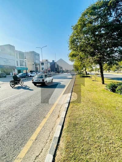 7 Marla Plot In Lake City M7C3 | Prime Spot | Hot Investment