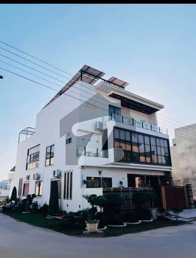 بش ایگزیکٹو ولاز ملتان میں 5 کمروں کا 9 مرلہ مکان 4.2 کروڑ میں برائے فروخت۔