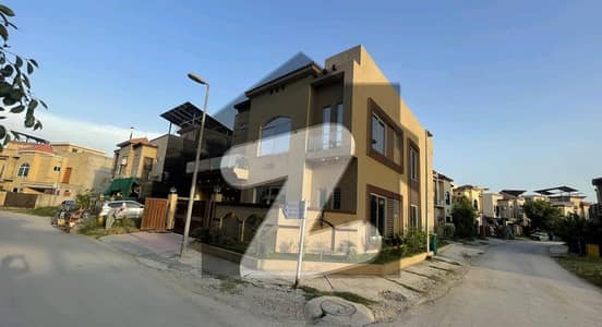 بحریہ ٹاؤن فیز 8 ۔ ابو بکر بلاک بحریہ ٹاؤن فیز 8 ۔ سفاری ویلی,بحریہ ٹاؤن فیز 8,بحریہ ٹاؤن راولپنڈی,راولپنڈی میں 5 کمروں کا 9 مرلہ مکان 3.6 کروڑ میں برائے فروخت۔