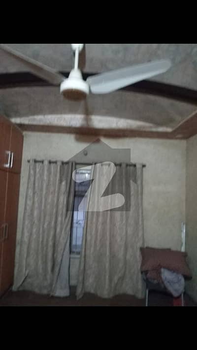 واپڈا ٹاؤن لاہور میں 4 کمروں کا 10 مرلہ مکان 1.5 لاکھ میں کرایہ پر دستیاب ہے۔