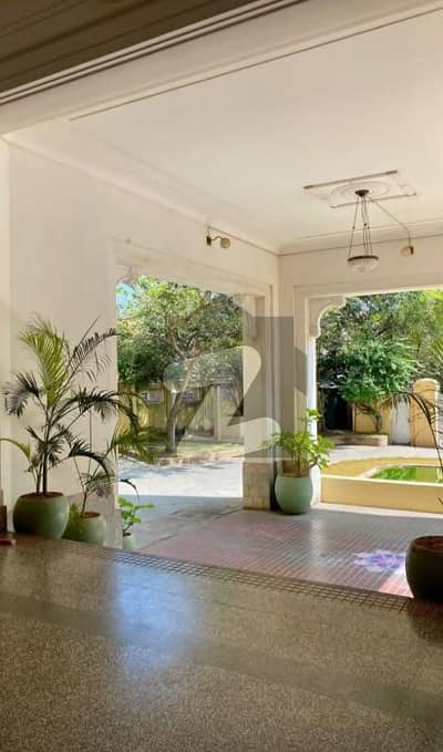 اَپر مال لاہور میں 5 کمروں کا 1 کنال مکان 3.5 لاکھ میں کرایہ پر دستیاب ہے۔