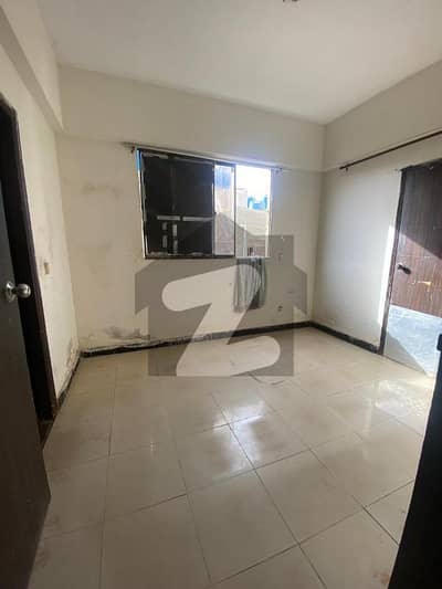 One room for rent only for lady , student or job person.