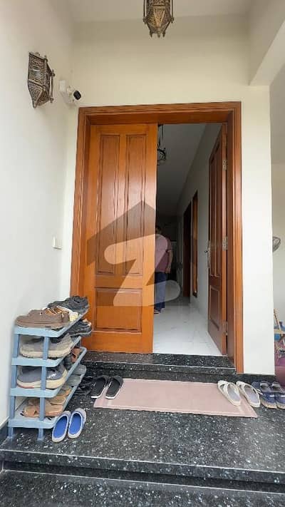 ڈی ایچ اے فیز 4 ڈیفنس (ڈی ایچ اے),لاہور میں 5 کمروں کا 12 مرلہ مکان 14.5 کروڑ میں برائے فروخت۔