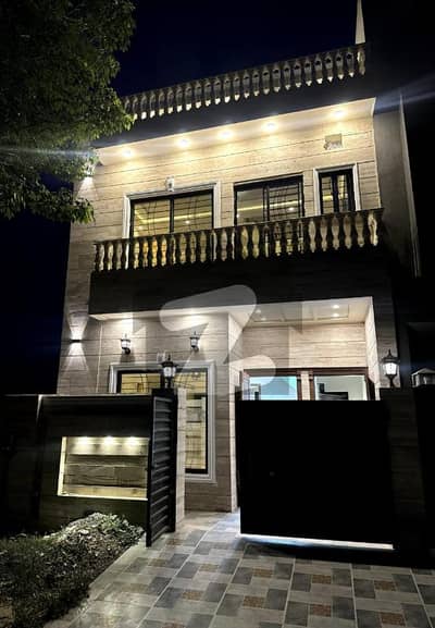NEW LAHORE CITY PHASE 1 4 MARLA TRIPLE STORY MODERN DESIGN HOUSE AVAILABLE FOR SALE AT SUI GAS METRE INSTALL