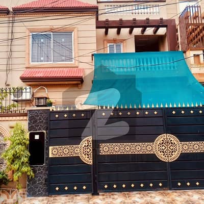 نشیمنِ اقبال فیز 2 نشیمنِ اقبال,لاہور میں 6 کمروں کا 10 مرلہ مکان 3.6 کروڑ میں برائے فروخت۔