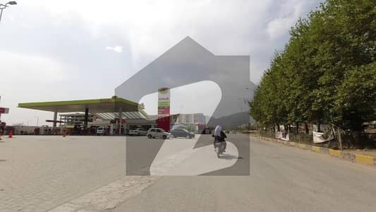 ڈی ۔ 12 اسلام آباد میں 6 مرلہ رہائشی پلاٹ 3.5 کروڑ میں برائے فروخت۔