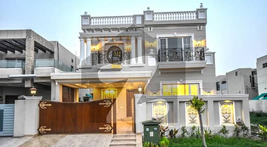 ڈی ایچ اے فیز 6 - بلاک ای فیز 6,ڈیفنس (ڈی ایچ اے),لاہور میں 4 کمروں کا 10 مرلہ مکان 5.11 کروڑ میں برائے فروخت۔