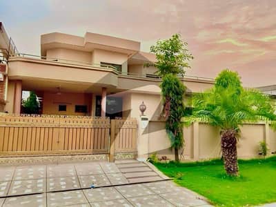 Lowest Budget Kanal House Slightly used at Reasonable Price double unit .