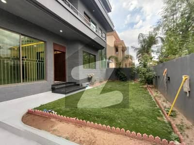 F11 Mind Blowing Location What A Outstanding Like A Brand New Ground & Upper Double Storey Full House For Rent