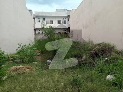 2100 Square Feet Residential Plot For sale Available In D-17