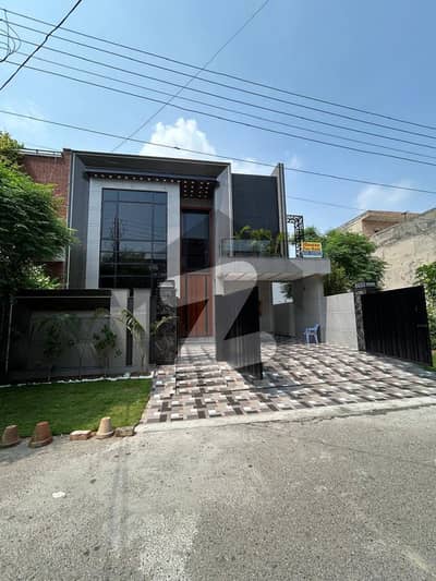 واپڈا ٹاؤن فیز 1 واپڈا ٹاؤن,لاہور میں 6 کمروں کا 10 مرلہ مکان 5.1 کروڑ میں برائے فروخت۔