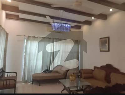 10 Marla used House on 60ft Road Facing 2 Kanal at very resonable price. . .