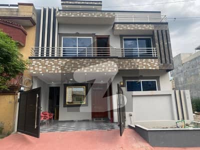 جی ۔ 13 اسلام آباد میں 5 کمروں کا 7 مرلہ مکان 6.75 کروڑ میں برائے فروخت۔