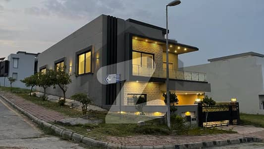 بحریہ ٹاؤن فیز 8 ۔ بلاک ای بحریہ ٹاؤن فیز 8,بحریہ ٹاؤن راولپنڈی,راولپنڈی میں 5 کمروں کا 10 مرلہ مکان 3.7 کروڑ میں برائے فروخت۔