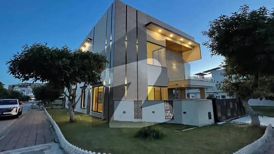 بحریہ ٹاؤن فیز 8 ۔ بلاک ای بحریہ ٹاؤن فیز 8,بحریہ ٹاؤن راولپنڈی,راولپنڈی میں 5 کمروں کا 10 مرلہ مکان 5.1 کروڑ میں برائے فروخت۔