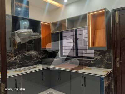 بحریہ نشیمن ۔ آئرس بحریہ نشیمن,لاہور میں 3 کمروں کا 5 مرلہ مکان 67.0 ہزار میں کرایہ پر دستیاب ہے۔