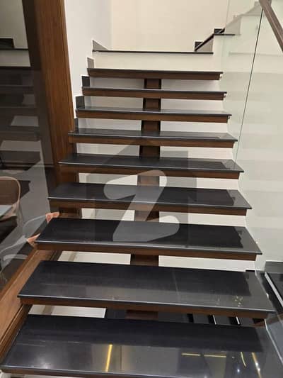 IRFAN MEMON OFFERS 500 YARDS BRANDNEW BANGLOW FOR SALE AT PHASE 8