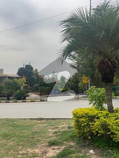 بحریہ گرینز۔ اوورسیز انکلیو - سیکٹر 2 بحریہ گرینز۔ اوورسیز انکلیو,بحریہ ٹاؤن فیز 8,بحریہ ٹاؤن راولپنڈی,راولپنڈی میں 10 مرلہ رہائشی پلاٹ 1.75 کروڑ میں برائے فروخت۔