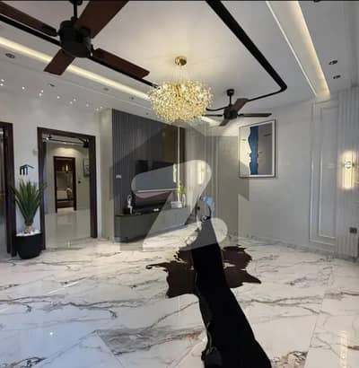 بحریہ ٹاؤن جاسمین بلاک بحریہ ٹاؤن سیکٹر سی,بحریہ ٹاؤن,لاہور میں 3 کمروں کا 10 مرلہ بالائی پورشن 65.0 ہزار میں کرایہ پر دستیاب ہے۔