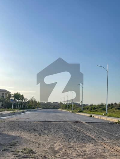 Gulberg Green Business square Park avenue 50x70 Corner Front Back Open Commercial Plot Available For Sale