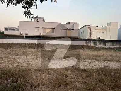 ڈی ایچ اے فیز 7 - بلاک ایکس فیز 7,ڈیفنس (ڈی ایچ اے),لاہور میں 3 کنال رہائشی پلاٹ 15.5 کروڑ میں برائے فروخت۔