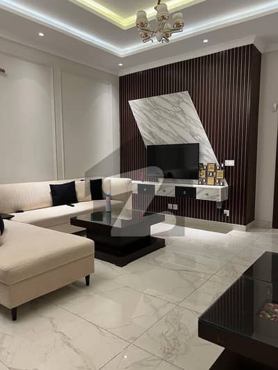 بحریہ ٹاؤن فیز 8 ۔ بلاک ای بحریہ ٹاؤن فیز 8,بحریہ ٹاؤن راولپنڈی,راولپنڈی میں 6 کمروں کا 10 مرلہ مکان 3.9 کروڑ میں برائے فروخت۔