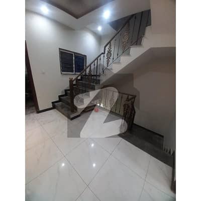 گلریز ہاؤسنگ سکیم راولپنڈی میں 4 کمروں کا 6 مرلہ مکان 2.45 کروڑ میں برائے فروخت۔