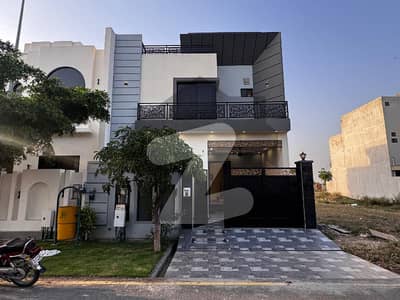 رئیل پام سٹی ایمن آباد موڑ,گوجرانوالہ میں 4 کمروں کا 5 مرلہ مکان 1.85 کروڑ میں برائے فروخت۔