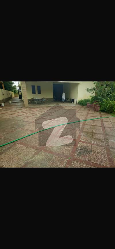 1000 yards maintained bangalow for rent