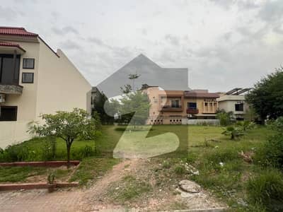 بحریہ ٹاؤن فیز 4 بحریہ ٹاؤن راولپنڈی,راولپنڈی میں 10 مرلہ رہائشی پلاٹ 2.7 کروڑ میں برائے فروخت۔