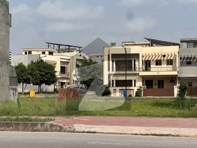 بحریہ انکلیو بحریہ ٹاؤن,اسلام آباد میں 5 مرلہ رہائشی پلاٹ 1.02 کروڑ میں برائے فروخت۔