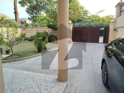 ایف ۔ 10 اسلام آباد میں 3 کمروں کا 1 کنال بالائی پورشن 1.65 لاکھ میں کرایہ پر دستیاب ہے۔