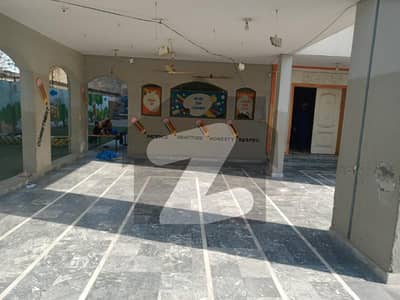 جوہر ٹاؤن لاہور میں 11 کمروں کا 1 کنال عمارت 6.5 لاکھ میں کرایہ پر دستیاب ہے۔