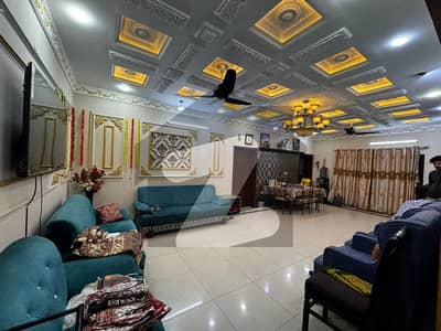 جوہر ٹاؤن لاہور میں 4 کمروں کا 12 مرلہ مکان 2.2 لاکھ میں کرایہ پر دستیاب ہے۔