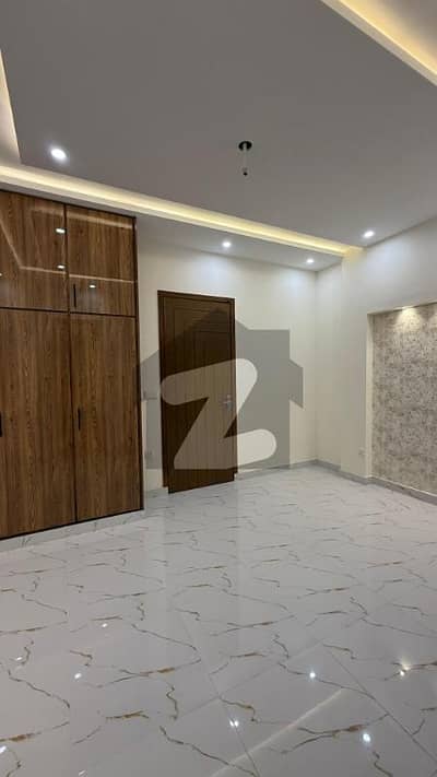 6 MARLA UPPER PORTION WITH GAS AVAILABLE FOR RENT IN USMAN BLOCK SECTOR B BAHRIA TOWN LAHORE