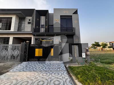 رئیل پام سٹی ایمن آباد موڑ,گوجرانوالہ میں 4 کمروں کا 5 مرلہ مکان 2.1 کروڑ میں برائے فروخت۔