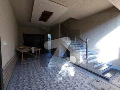 گلستانِِ جوہر ۔ بلاک 15 گلستانِ جوہر,کراچی میں 8 کمروں کا 12 مرلہ مکان 8.0 کروڑ میں برائے فروخت۔