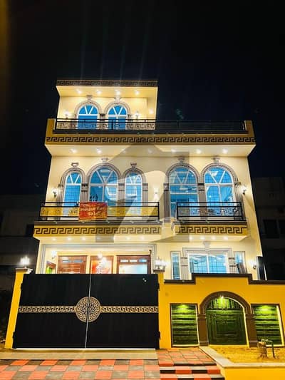 4.5 MARLA BRAND NEW HOUSE AVAILABLE FOR URGENT SALE IN G13