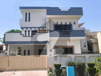 ڈی ایچ اے ڈیفینس فیز 2 ڈی ایچ اے ڈیفینس,اسلام آباد میں 5 کمروں کا 10 مرلہ مکان 6.0 کروڑ میں برائے فروخت۔