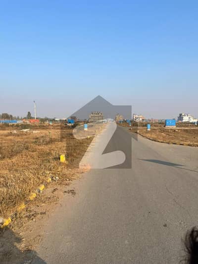 Prime Location 5 Marla Plot For Sale in Q Block LDA City Lahore