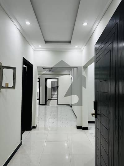 Spacious 4 Bedroom Dining Corner Apartment with Double Terrace & Servant Room