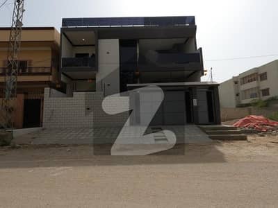 گلستانِِ جوہر ۔ بلاک 3 گلستانِ جوہر,کراچی میں 10 مرلہ Studio مکان 7.0 کروڑ میں برائے فروخت۔