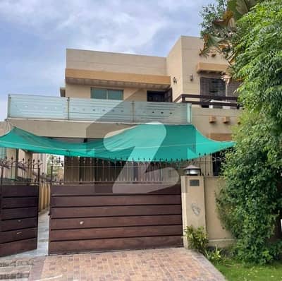 ڈی ایچ اے فیز 5 - بلاک ایل فیز 5,ڈیفنس (ڈی ایچ اے),لاہور میں 4 کمروں کا 10 مرلہ مکان 2.3 لاکھ میں کرایہ پر دستیاب ہے۔