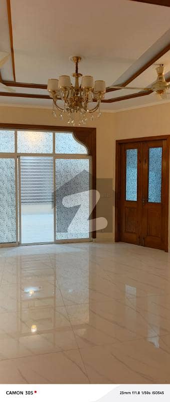 جی ۔ 13/2 جی ۔ 13,اسلام آباد میں 5 کمروں کا 7 مرلہ مکان 6.5 کروڑ میں برائے فروخت۔