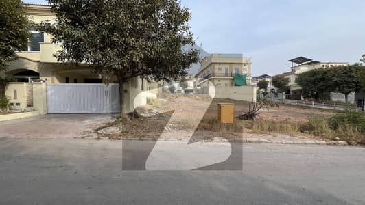 8 Marla Plot For Sale Sector B-1 with 9 Marla Green belt Bavk Open Bahria Enclave Islamabad.
