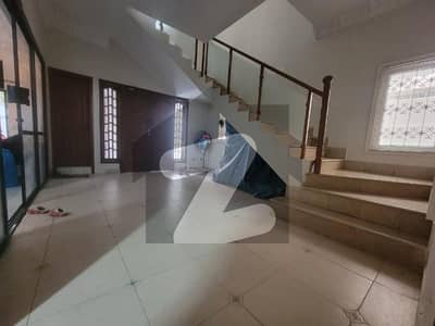 ڈی ایچ اے فیز 2 ایکسٹینشن ڈی ایچ اے ڈیفینس,کراچی میں 8 مرلہ Studio مکان 7.15 کروڑ میں برائے فروخت۔