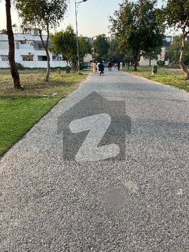 ڈی ایچ اے فیز 7 ڈیفنس (ڈی ایچ اے),لاہور میں 1 کنال رہائشی پلاٹ 4.4 کروڑ میں برائے فروخت۔